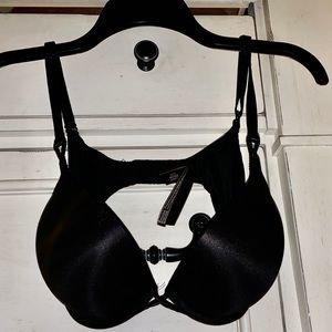 Victoria’s Secret bombshell bra